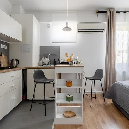 Casual Studio Near Center